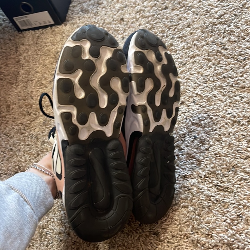 Nike 270 React - image 5